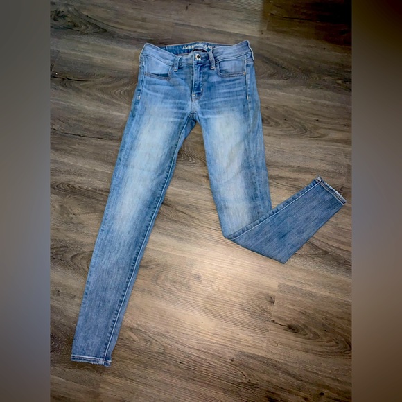 American Eagle Outfitters Denim - American Eagle Outfitters Skinny Jeans (light blue fade) size 0